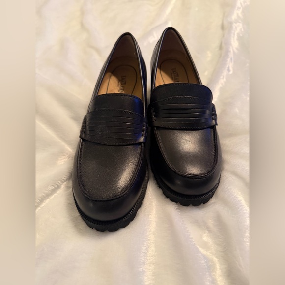 Eastland Women’s Black Loafers - Picture 5 of 10